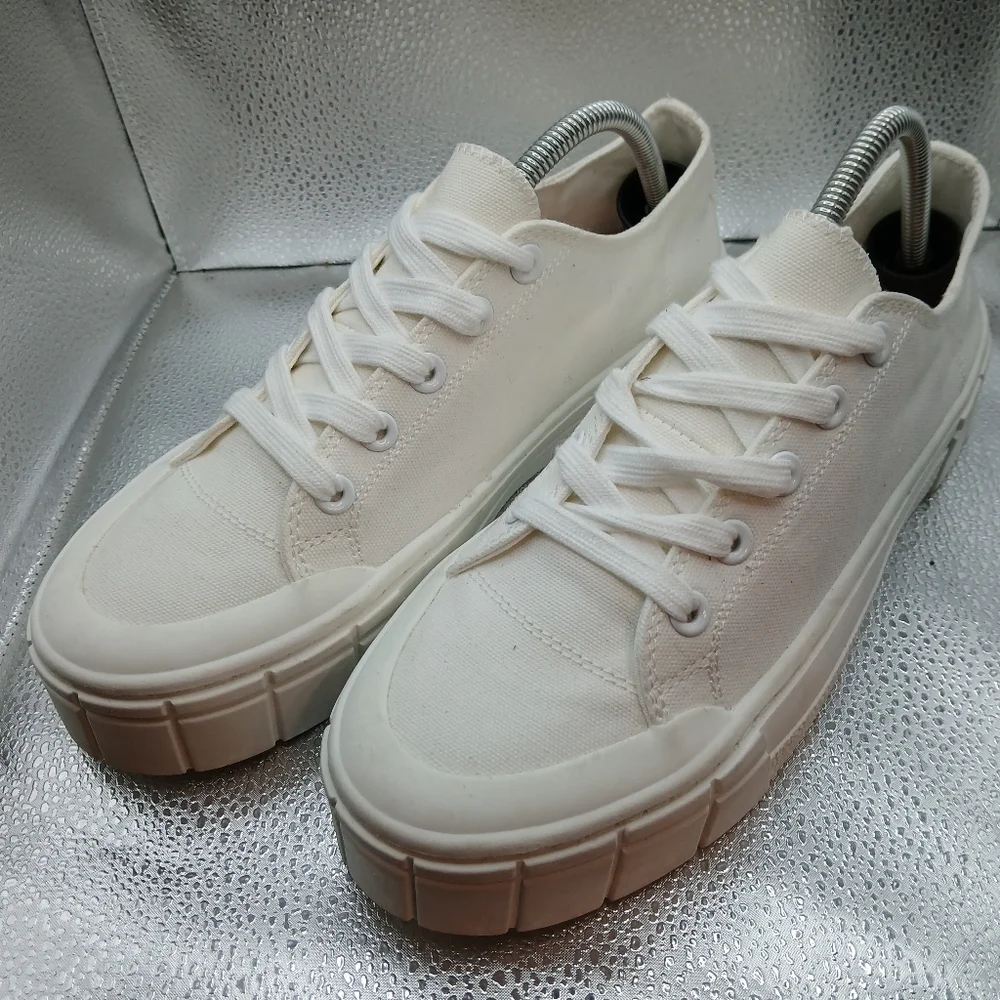 Mad Love White Canvas Sneakers Women's Size 10 NWOT